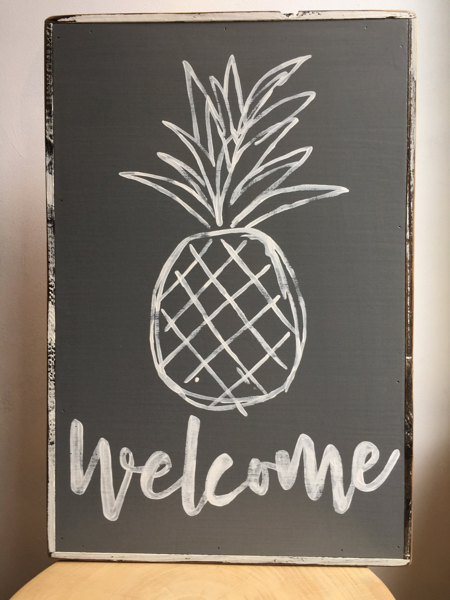 Pineapple Welcome - true RED betty